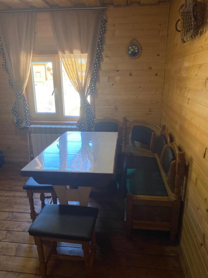 Сімейний Номер 1 Садиба У Ані Synevyrsʼka Polyana Exterior foto